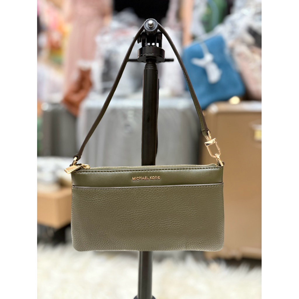 MK JET SET IVY MED WRISLET LEATHER (BUTIQ) | Shopee Malaysia