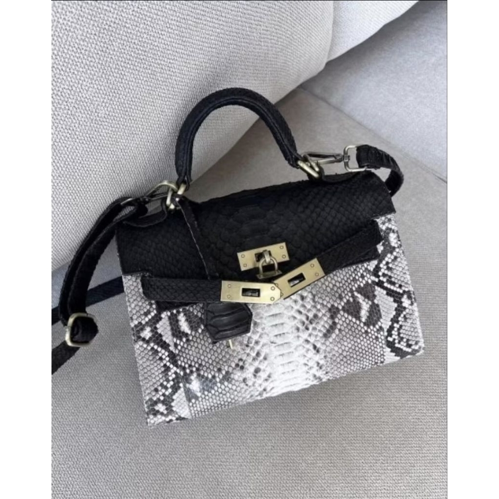 Original korean Imported HK Phyton Snake Leather Bag Acc 23 cm | Shopee ...