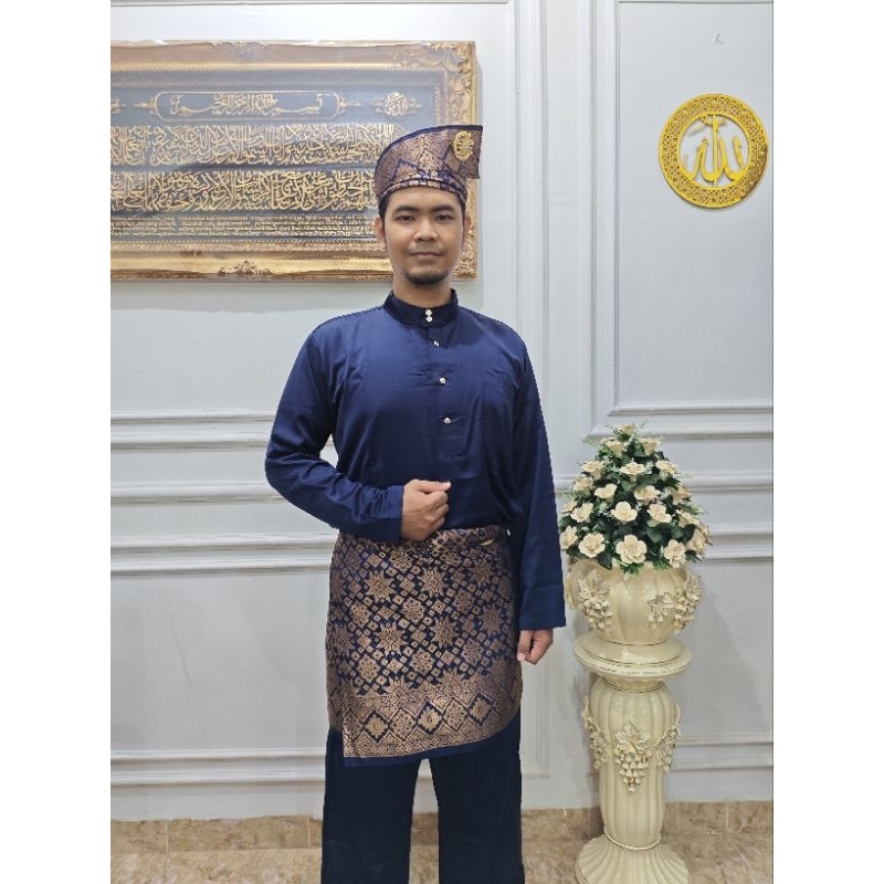 Malay Tanjak Set + Men's Wrapped Songket Cloth - Elegant Malay Motif ...