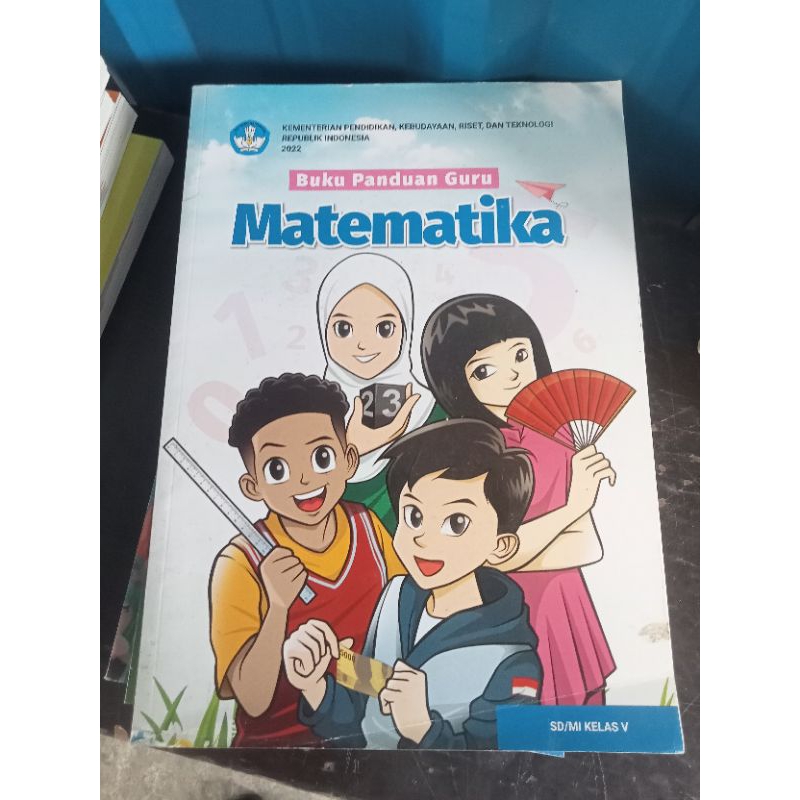 Mathematics teacher's guidebook for grade 5 elementary school Mendikbud ...