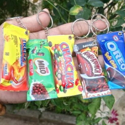GANTUNGAN (50pcs) Virall Random Long Snack Keychains, key chains Large ...