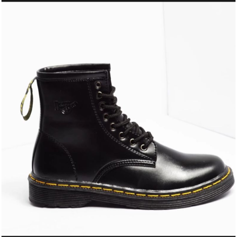 Buy Dr. Martens Online With Best Price, Jul 2026 | Shopee Malaysia