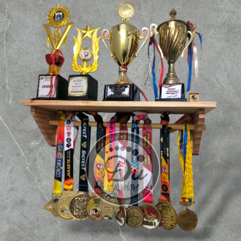 KAYU GANTUNGAN Trophy Rack And Hanger Medal Wooden Cup Display Rack ...