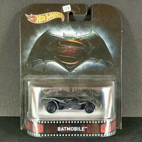 Hot Wheels Batmobile Batman Vs Superman - Morado Oscuro/Granate, Coche En Miniatura