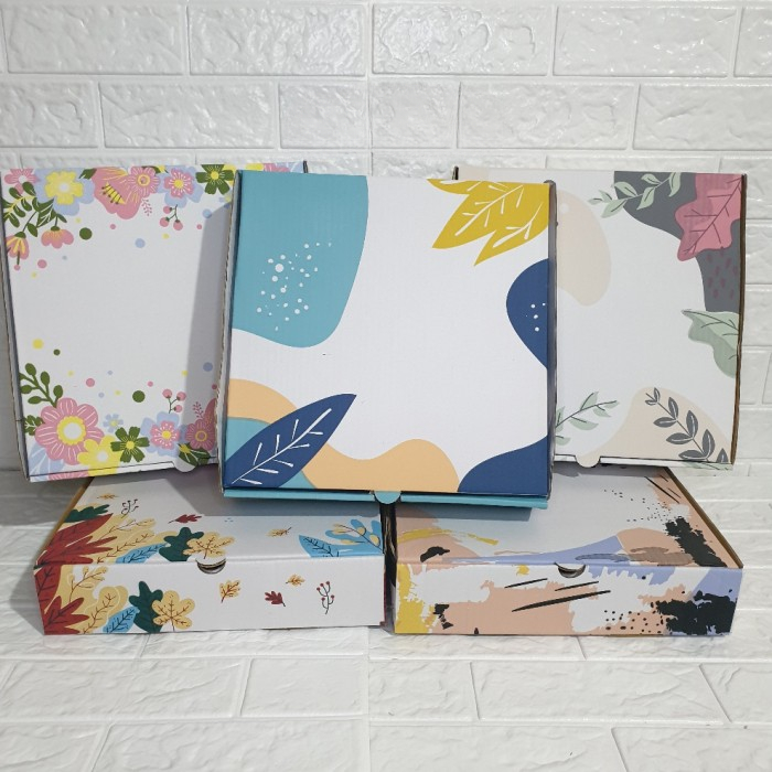(10 pcs) Motif Gift Cardboard 30x30x7cm Packaging Box Clothes Box Gift ...