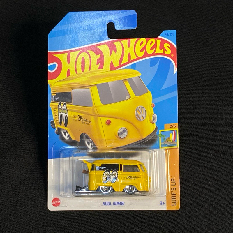 Hot Wheels Volkswagen Kool Kombi - Modellino In Scala 1:64 Pressofuso - Colore Arancione/Bianco - Veicolo Da Collezione