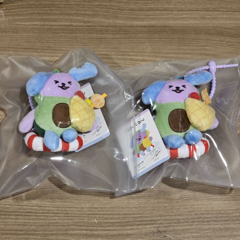 AVOCEAN ON THE WAVE DOLL KEYCHAIN