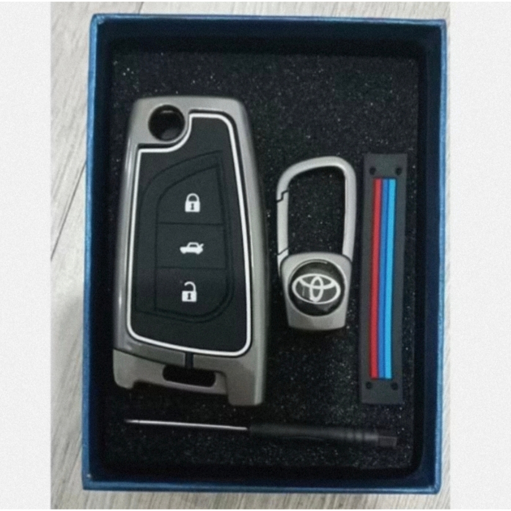 Toyota Innova Reborn G / V Premium Metal Elegant Design Key Case ...