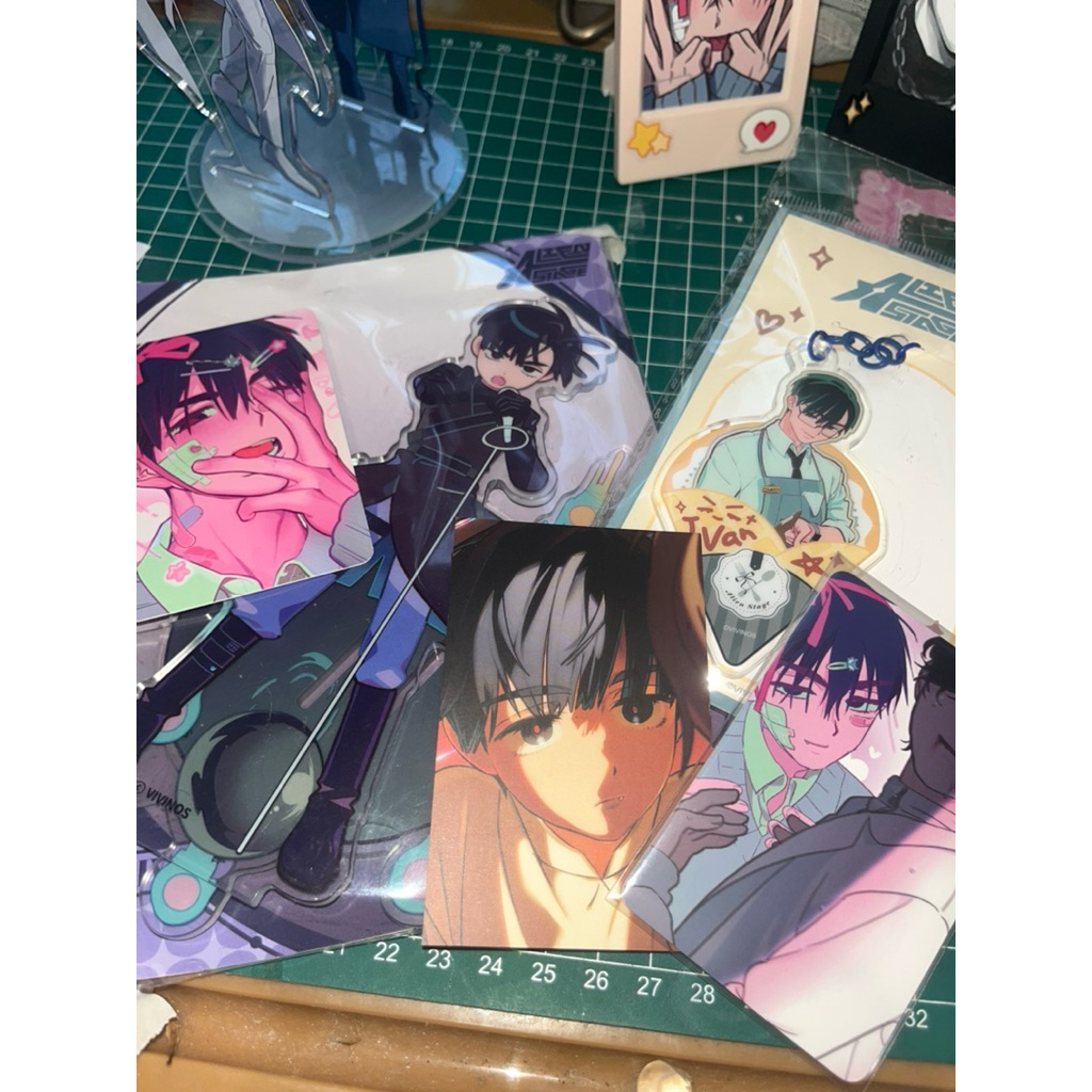 OFFICIAL preloved Alien stage ALNST merchandise | Shopee Malaysia