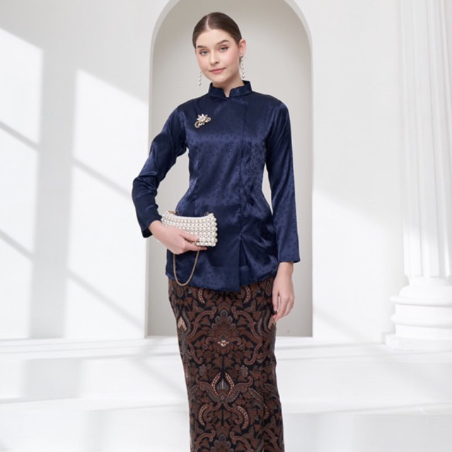 Janggan Jengyah Navy Kebaya / Janggan Silk Emboss Kebaya / Javanese