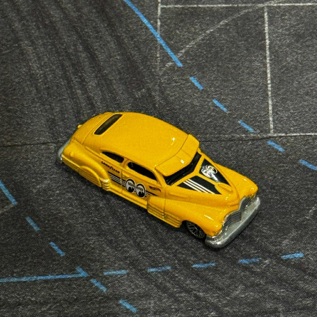 Hot Wheels ´47 Chevy Fleetline Rod Squad 1/5 | HCV91 Short Card | Mooneyes Good Year GM | Mattel 2022