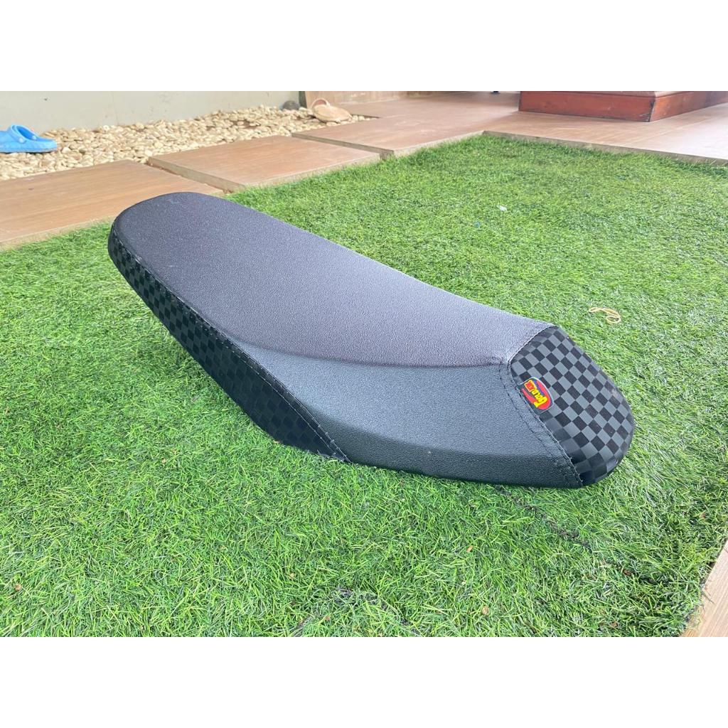 Fiz 1 road race seat - Old Vega roadrace seat Vega r-sm r seat sanding ...