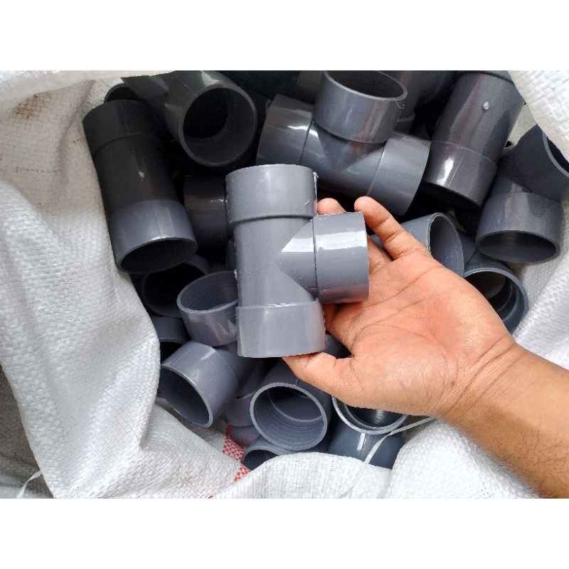 Tee PVC Pipe Connection 1 1/2