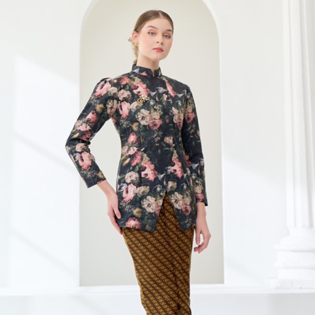 Janggan Floral Motif Kebaya / Modern Black Floral Kebaya / Jumbo