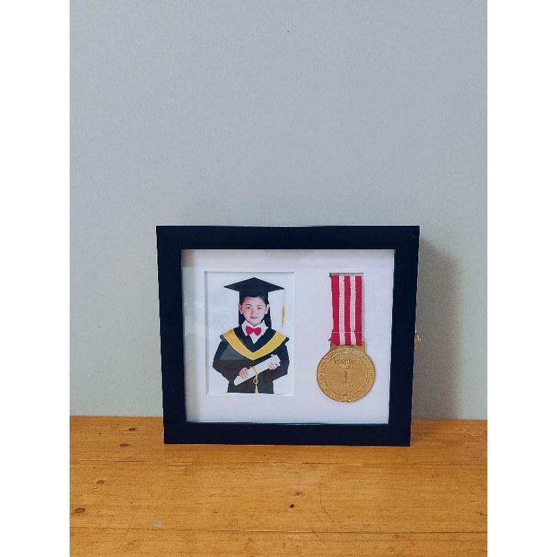 Graduation Medal and Photo Frames/Front Opening Championship Medal and ...