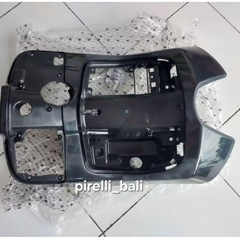 Black Front Trunk For Piaggio Vespa 50 Special, 125 Spring, & ET3 Models - Brand New