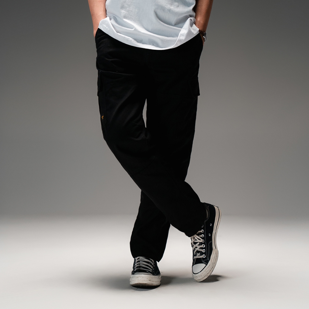 HITAM Mickout Cargo Pants 