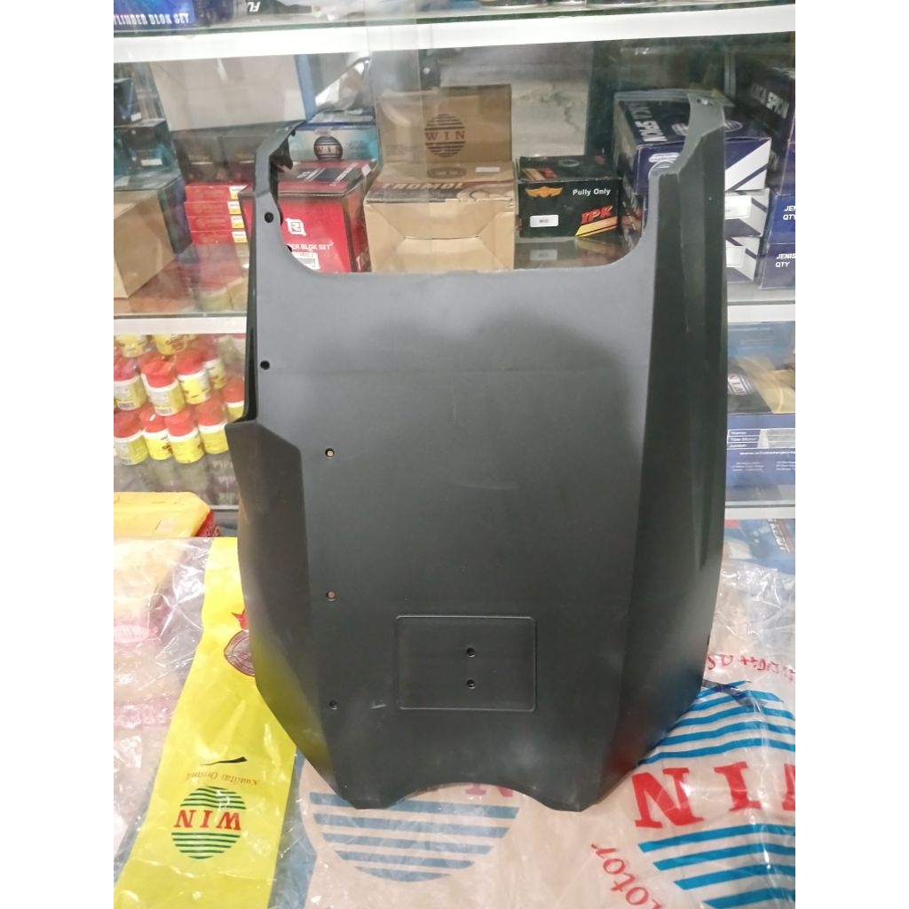 Compartment beat deluxe/street 2024 2025/lower footrest beat 2024 2025 ...