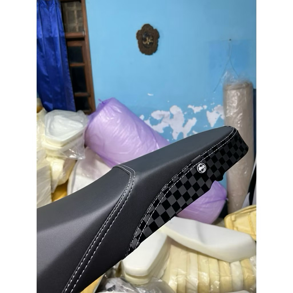 COVER STEPLES Leather Motorcycle Seat Orange Leather Side Chess and ...