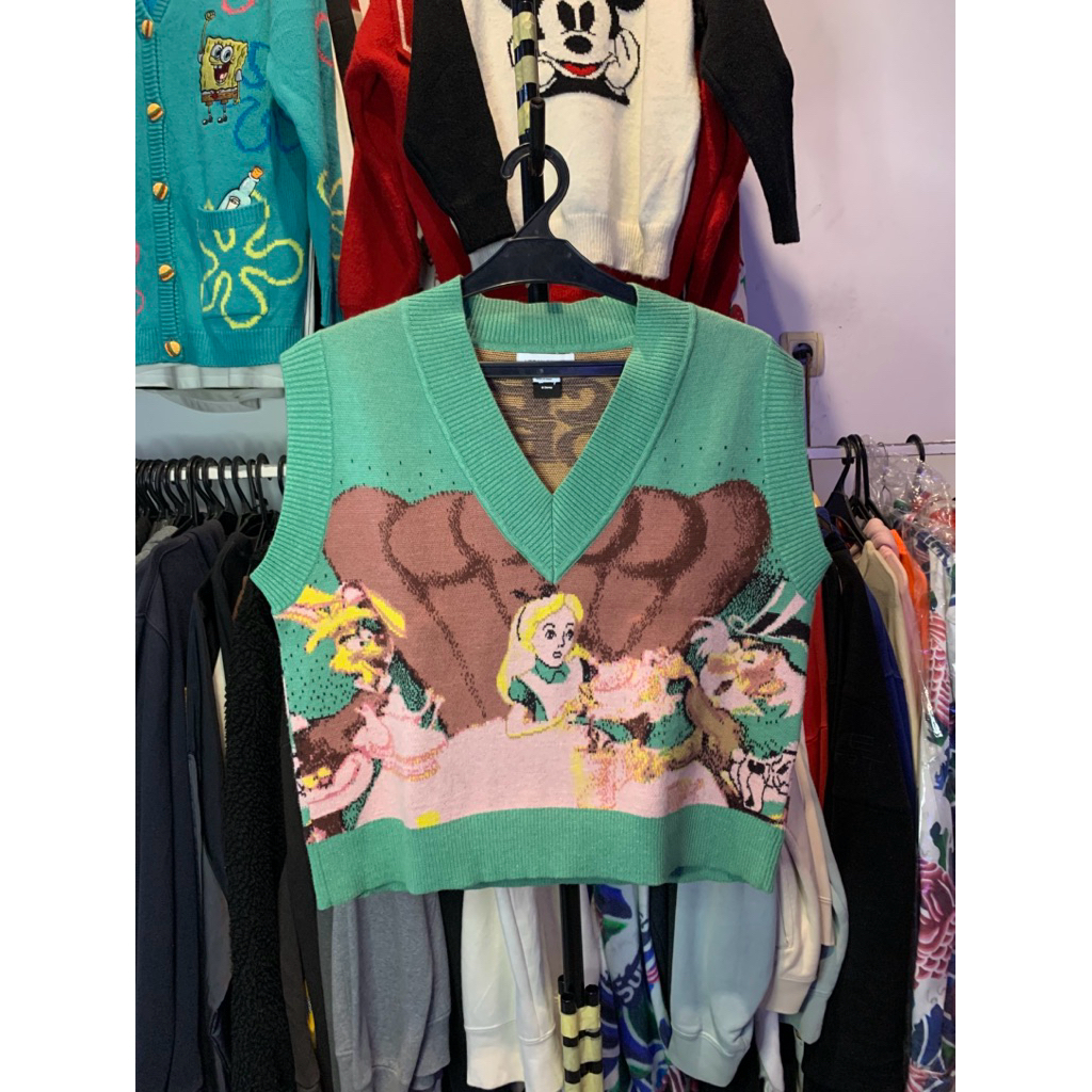 Urban revivo alice in wonderland knitted vest, character knitted ...