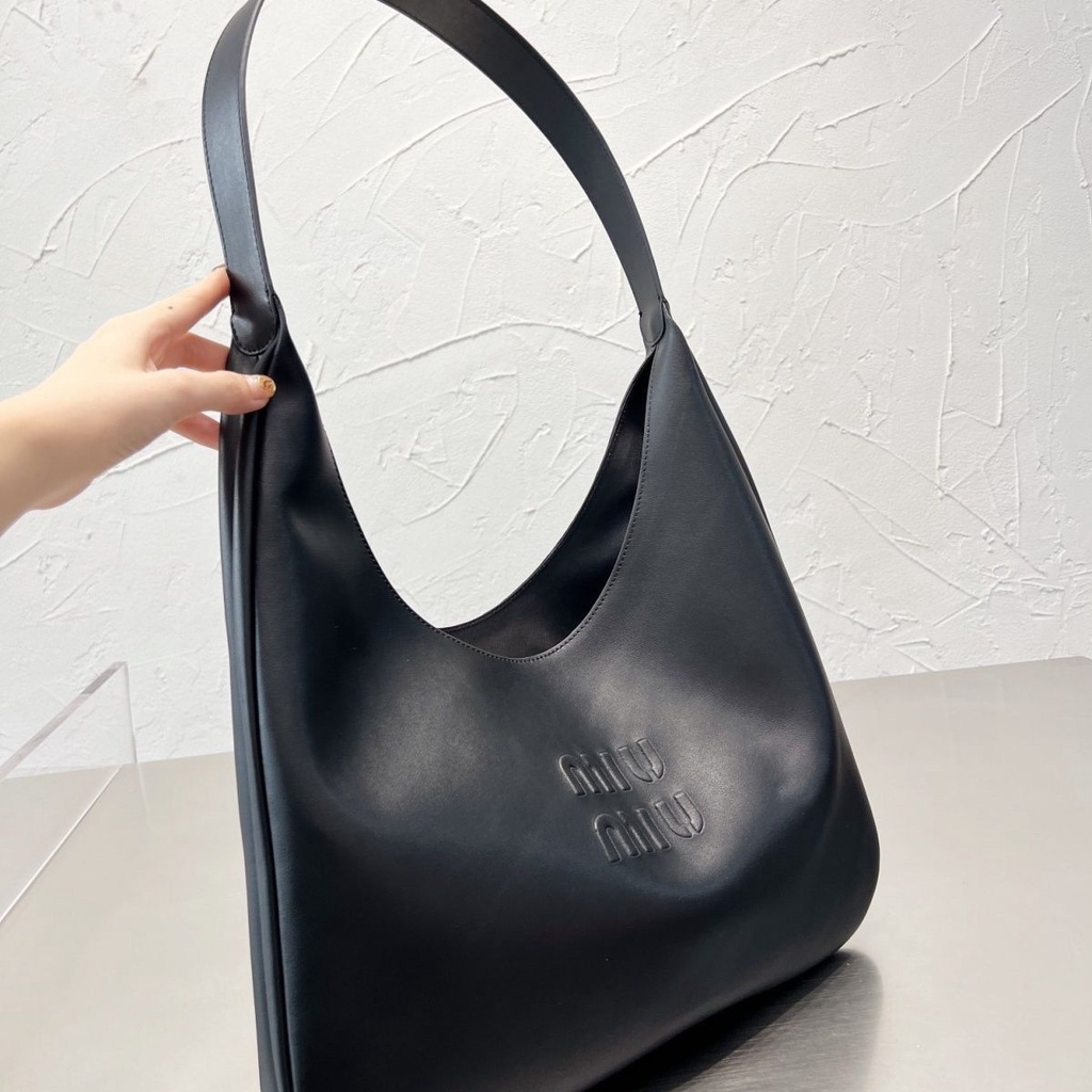 miu Handbag leather shoulder bag Ready Stock New Style miumiu Original