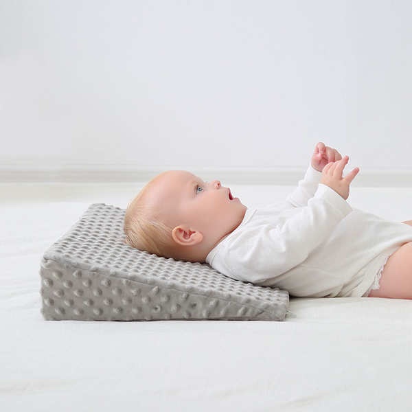 baby-anti-spitting-milk-newborn-slope-pad-anti-spilling-sloping-handy