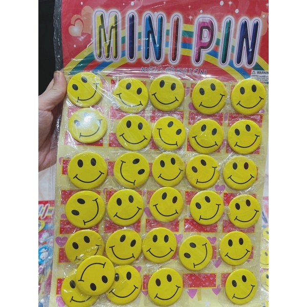 Smile Face Badge Pin Button Brooch笑脸别针笑脸胸牌微笑服务餐饮员工牌卡通胸章学生表情胸针 | Shopee ...