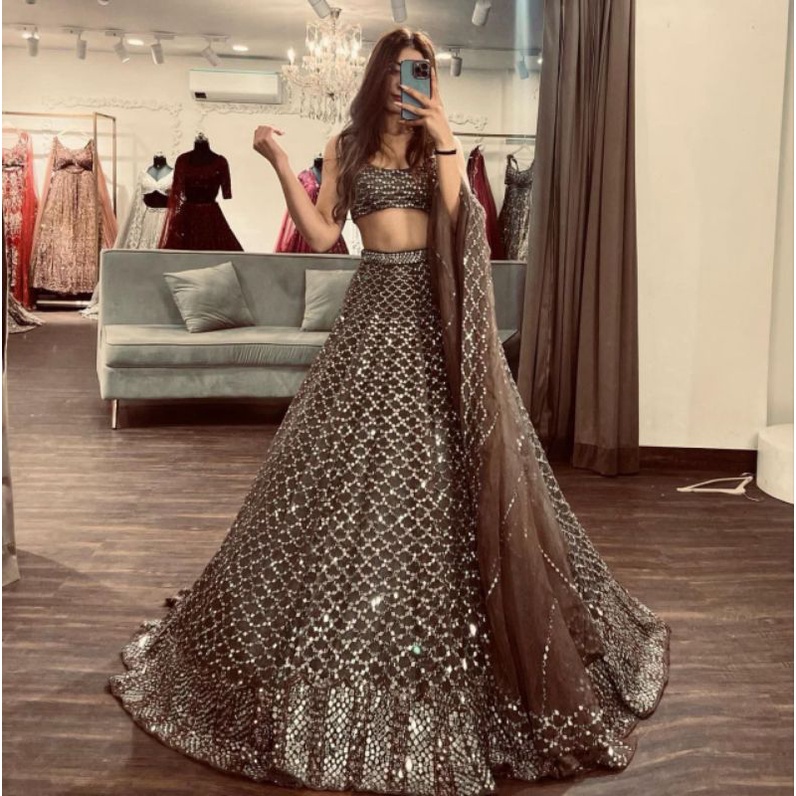 Heavy hot sale work lehengas