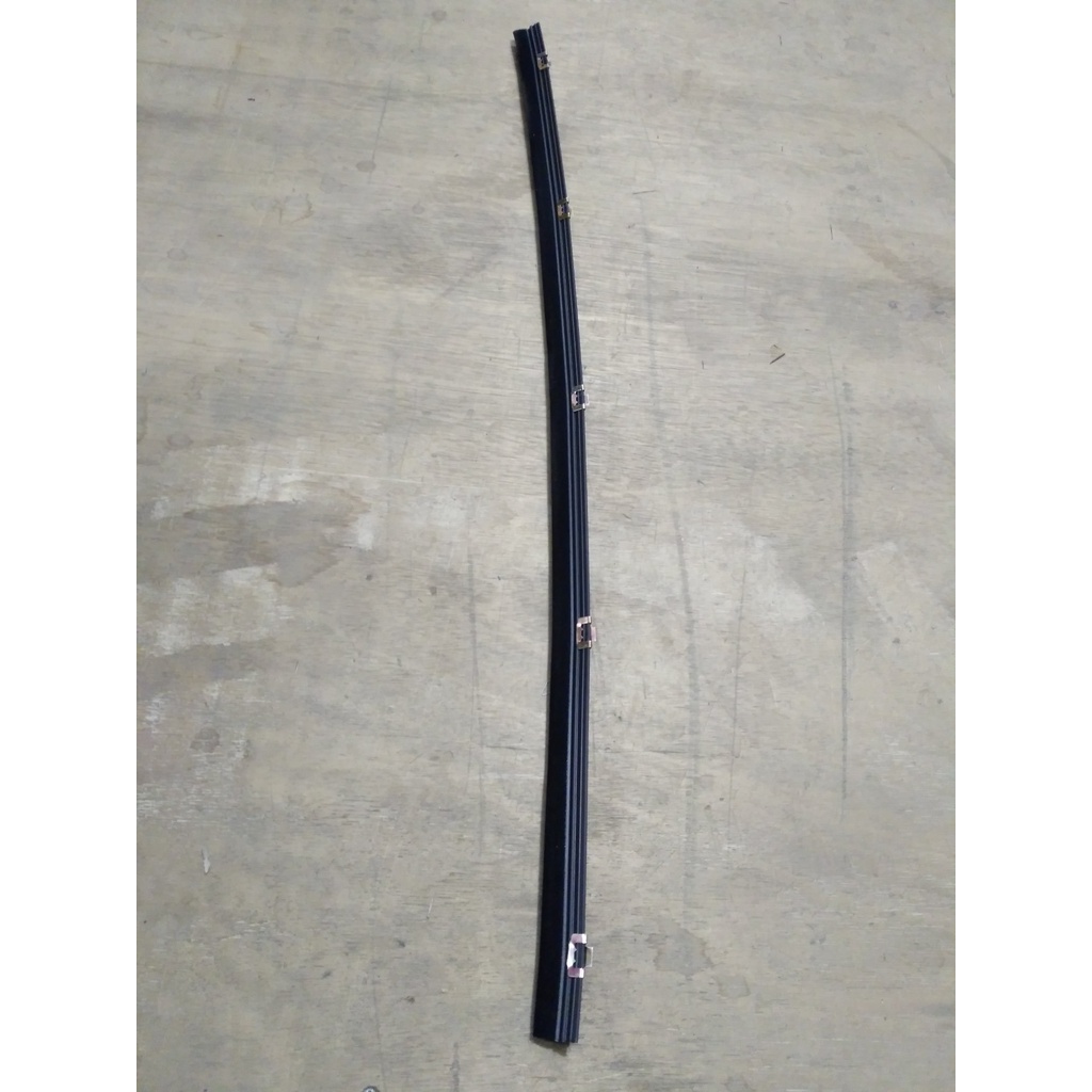 Door Glass Moulding (Outer) Universal C120 (32") Shopee Malaysia