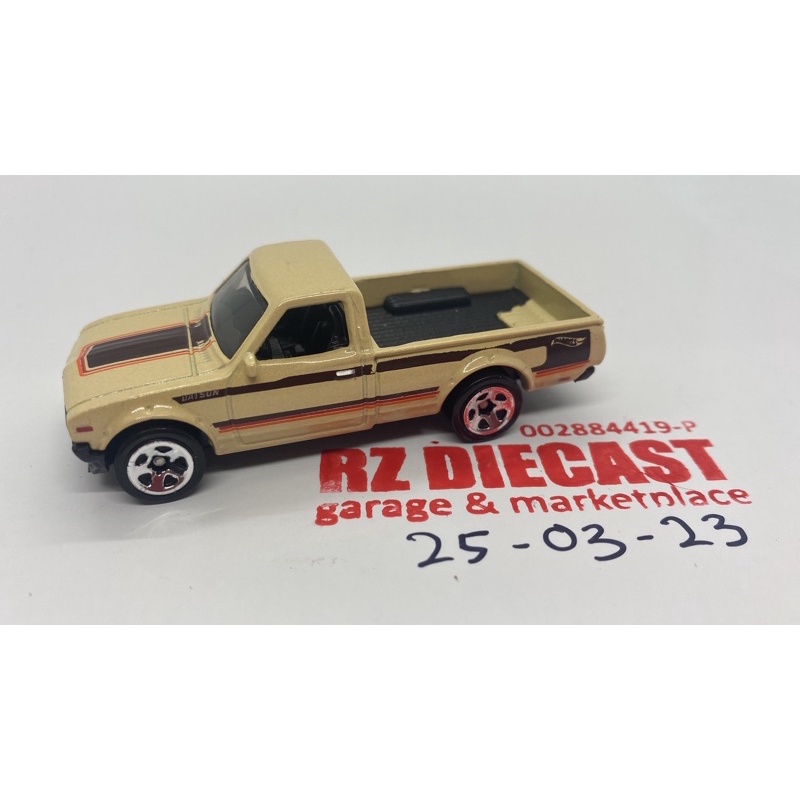 HOT WHEELS DATSUN 620 PICKUP TRUCK CREAM 2016 MULTIPACK EXCLUSIVE