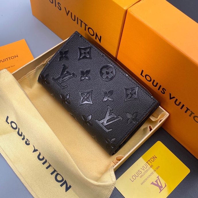 Louis Vuitton wallet for Mens and Womens
