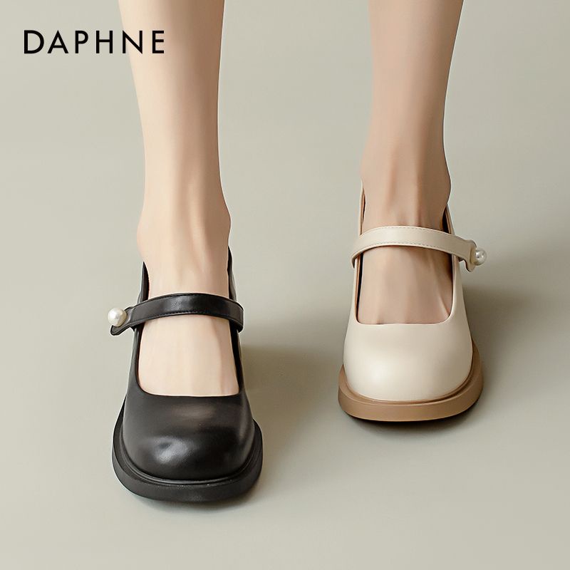 Daphne mary jane discount pumps