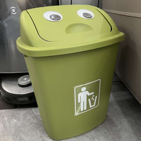 Green Trash Can Large Capacity Environmentally Friendly Sorting Trash