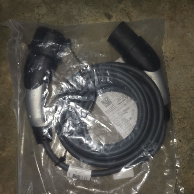 NEW & ORIGINAL BMW standard charging cable | Shopee Malaysia