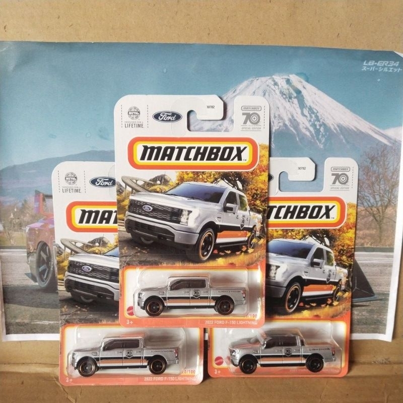Matchbox 2022 Ford F-150 Lightning: MBX Adventure 28/100, Scala 1:64, Nero Opaco, Edizione 2024