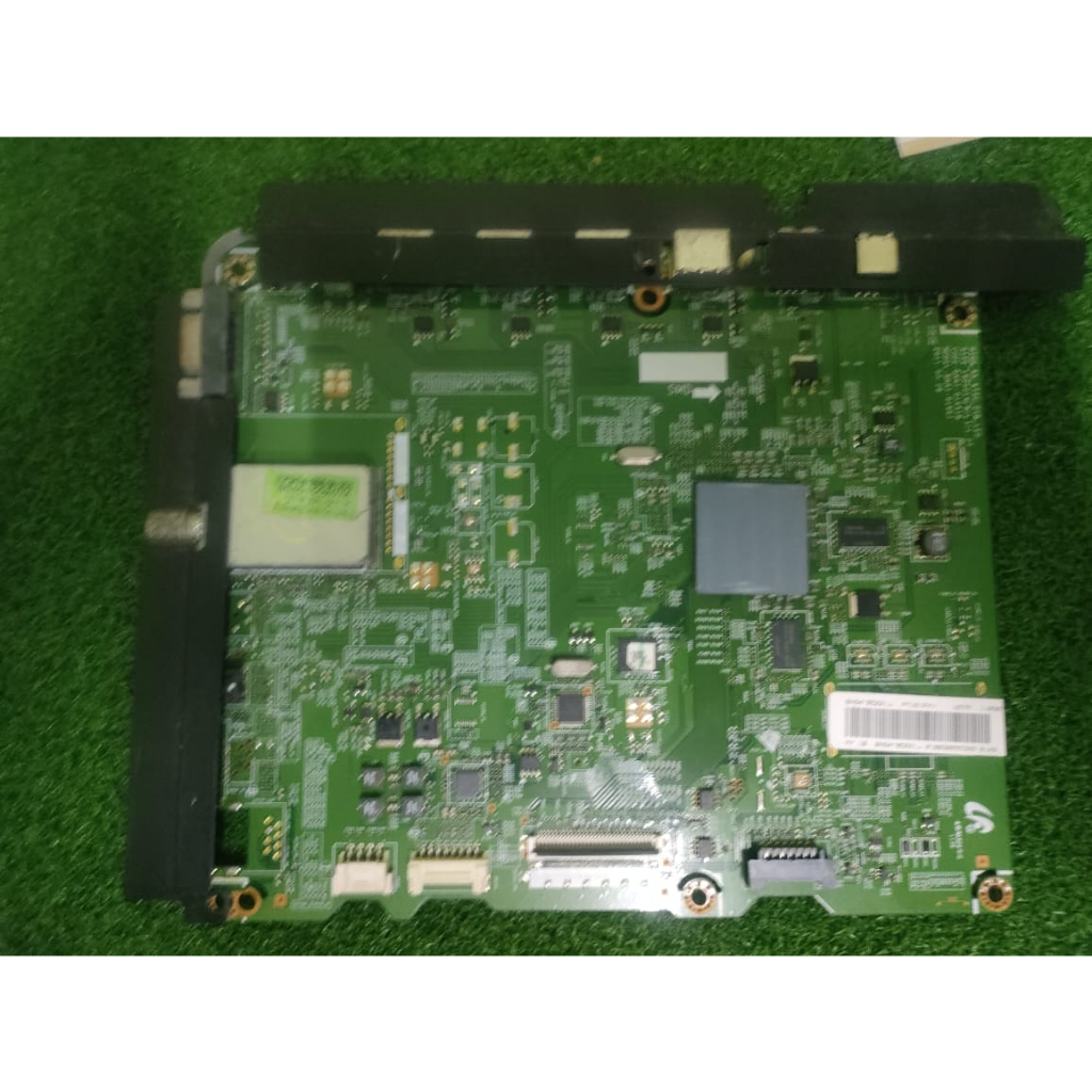 (689) Samsung UA32D4000N Mainboard, LVDS, Cables. Used TV Spare Part
