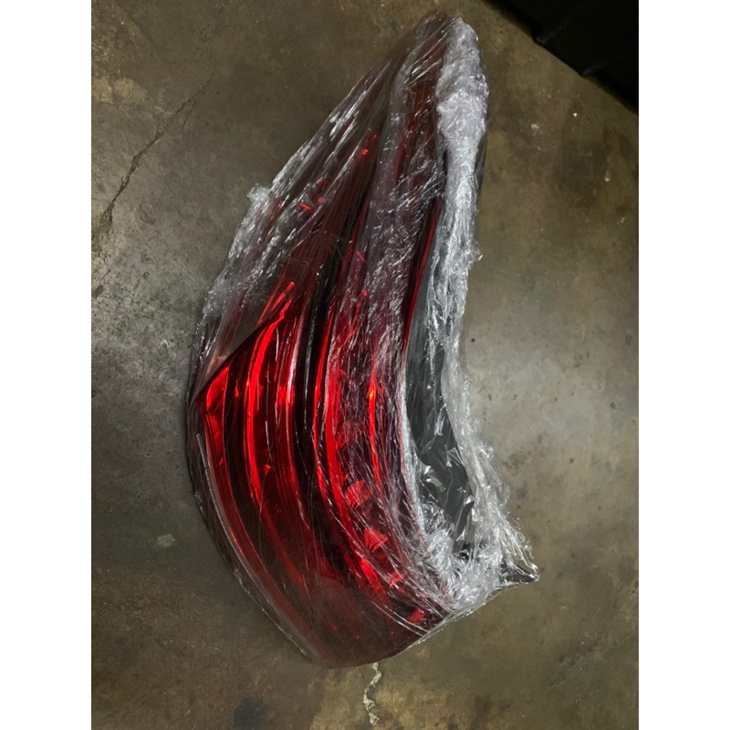 W212 facelift tail lamp left A2129060703 | Shopee Malaysia