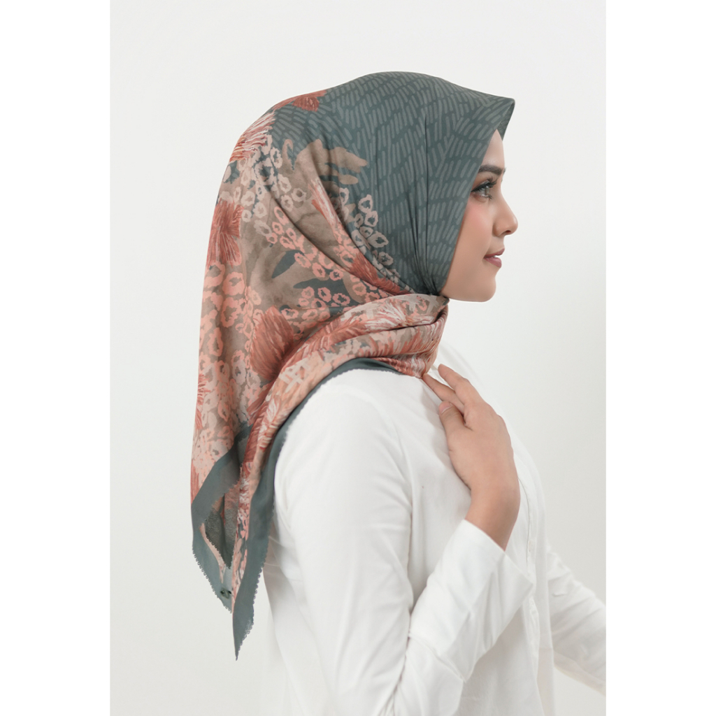 Buttonscarves Malaysia - Les Amities Satin Square | Shopee Malaysia