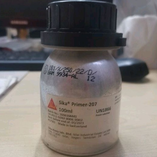 Automotive Pinchweld Primer Sika UN1866 All-in-One Pinchweld Primer-207 &ndash; Automotive Primer With 6 Wool Daubers UN1866 Automotive Adhesive Primer