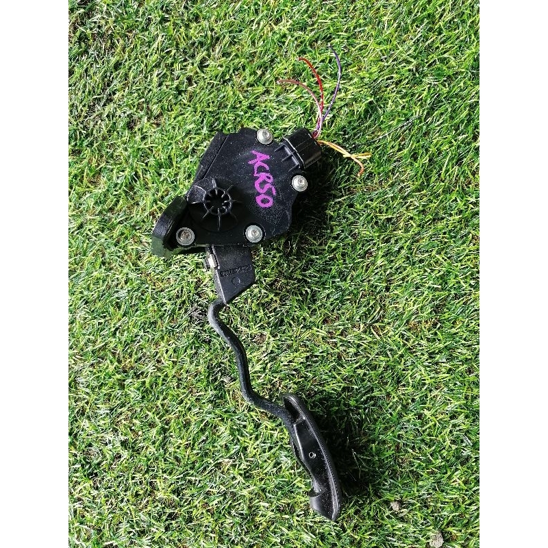 Toyota accelerator pedal Toyota estima acr50 accelerator pedal Shopee