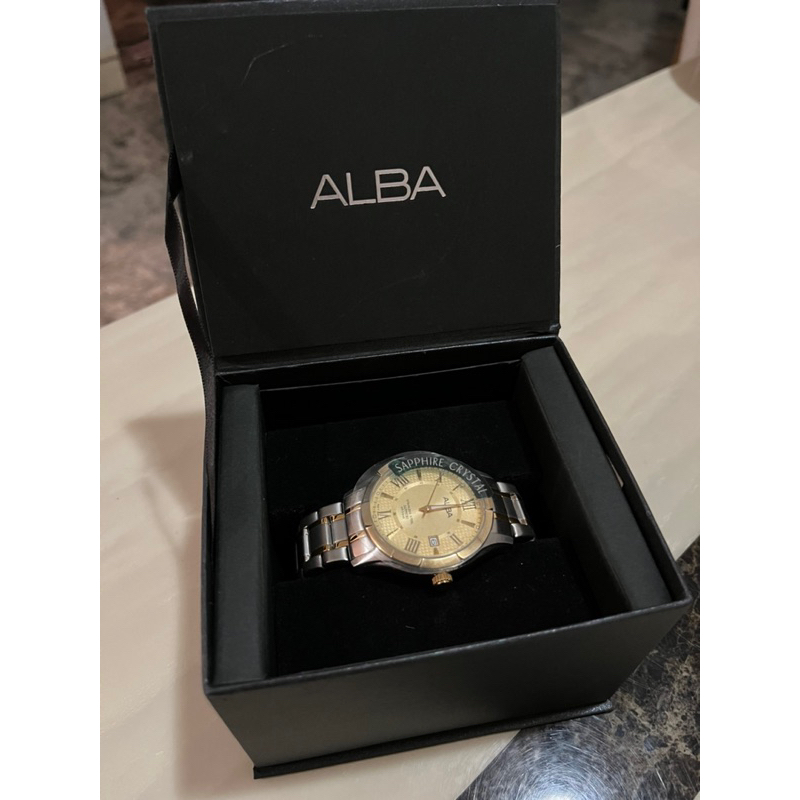 Alba watch shop sapphire crystal