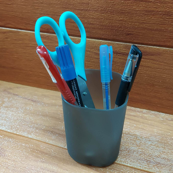 Pro. MULTI FUNCTION PLASTIC SIMPLE ROUND PEN HOLDER pencil STORAGE