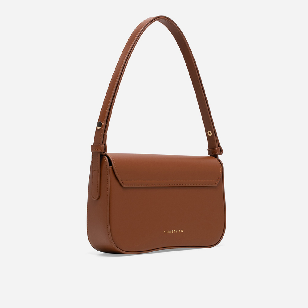 Jayda Shoulder Bag has a sleek, minimal silhouette that calls to mind