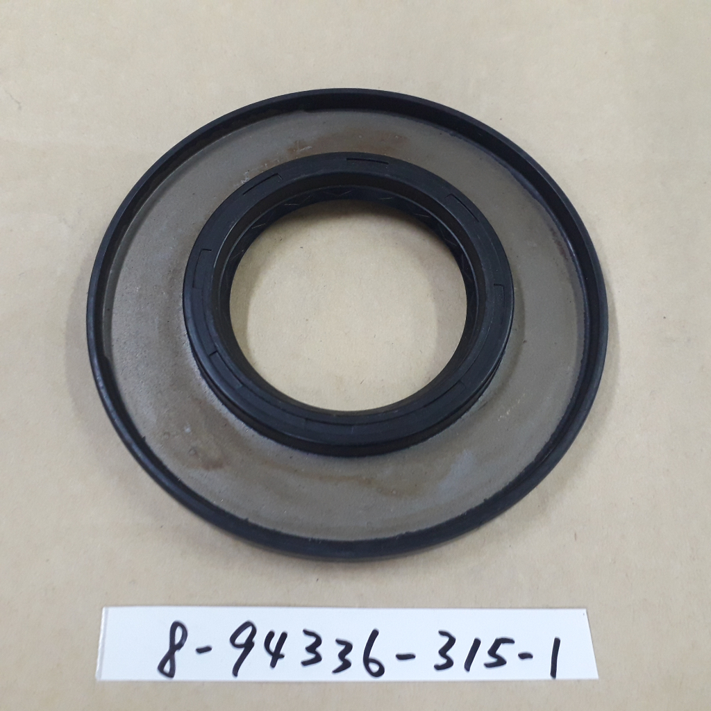 (1PCS RW 8943363151) (OUTER) REAR WHEEL BEARING HUB OIL SEAL FOR