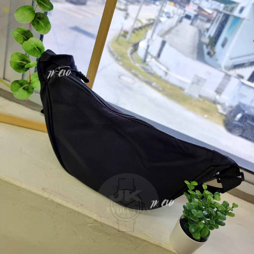 Uniqlo Unisex Crossbody Bag Sling Bag Shoulder Bag Banana Bag Viral Bag