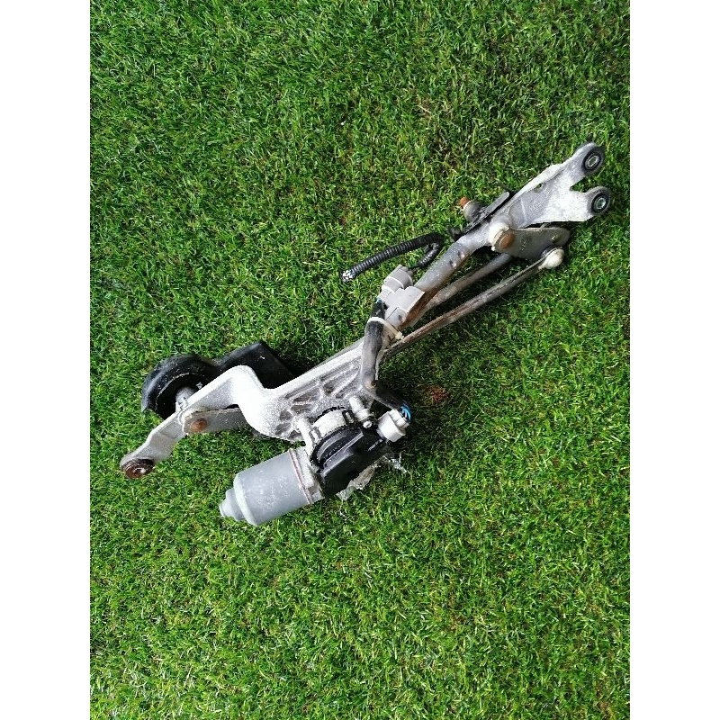 Toyota wiper motor Toyota vellfire alphard anh20 wiper motor Shopee