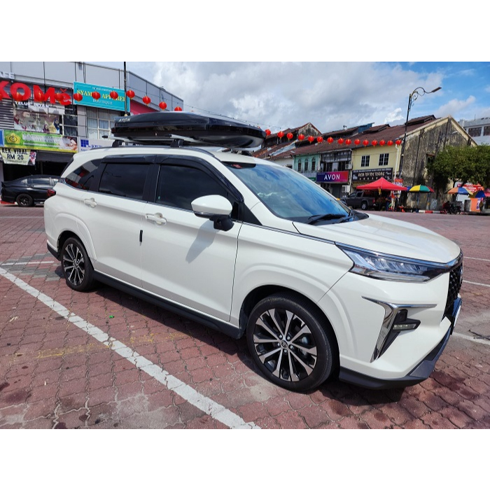 Toyota Veloz /Full Set Package Roof Box (550L Aquaman ) With Crossbar