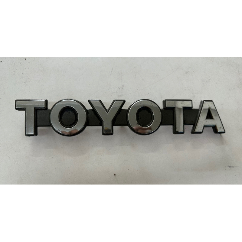 Emblem toyota for grille, toyota hilux LN106/130 1988-91 | Shopee Malaysia