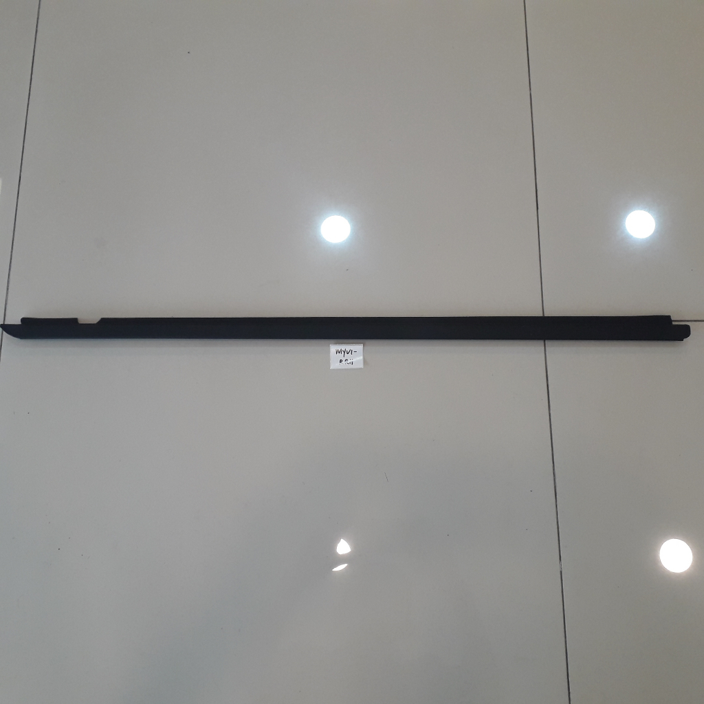 (1PCS MYVI-RRH) REAR RIGHT (BELAKANG KANAN) OUTER DOOR GLASS MOULDING ...