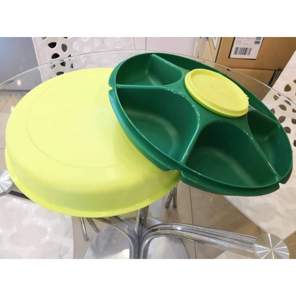 [STOCK CLEARANCE] TUPPERWARE SERVING CENTER WITH COVER + ROUND KEEPER